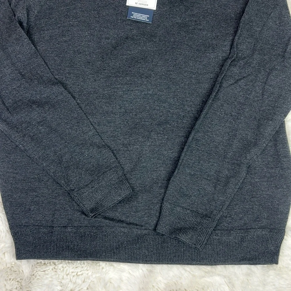 NWT John W. Nordstrom 100% Italian Merino Extrafine Wool V-Neck Gray Sweater